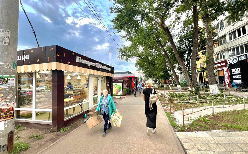 Помещение свободного назначения на пешеходном трафике фото