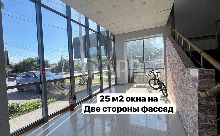 Фасад 25 м2/Стачки/Соседи кухни и напольные/ фото