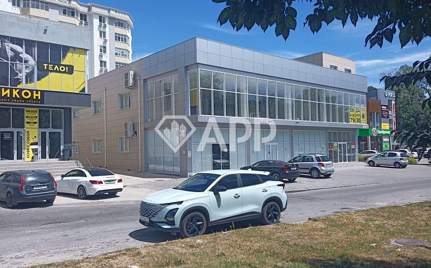 Сдаю торговое помещение, 700 м² фото