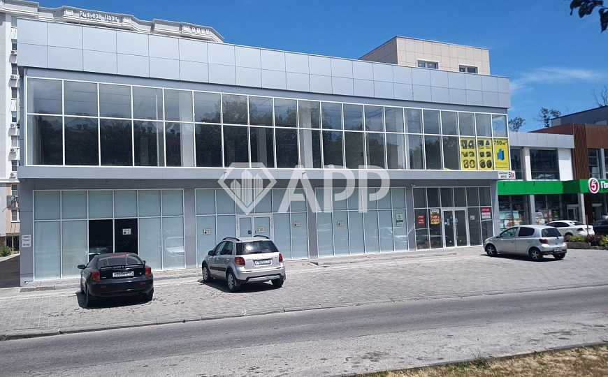 Сдаю торговое помещение, 700 м² фото