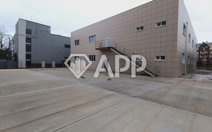 Сдаю торговое помещение, 700 м² фото