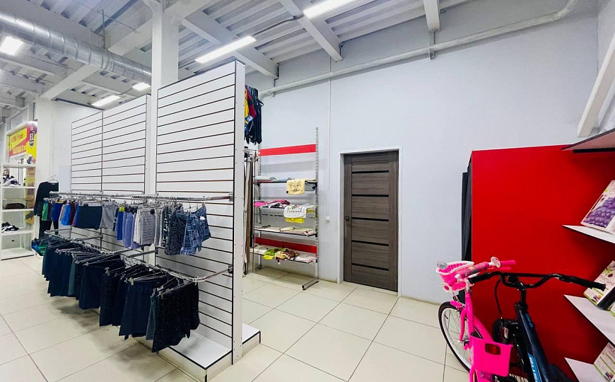 Сдам торговое помещение 500м² в центре п. Ува фото