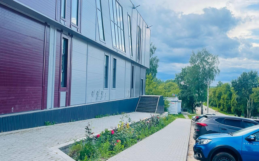 Сдам торговое помещение 500м² в центре п. Ува фото