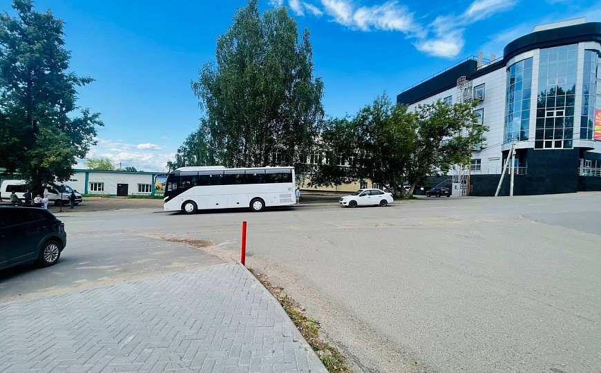 Сдам торговое помещение 500м² в центре п. Ува фото