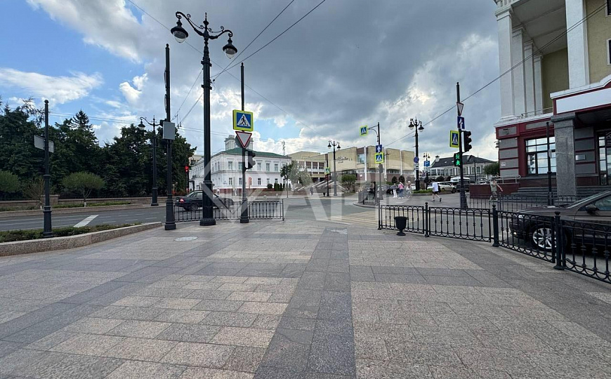 Здание/Два этажа/Самый центр города/Два входа фото
