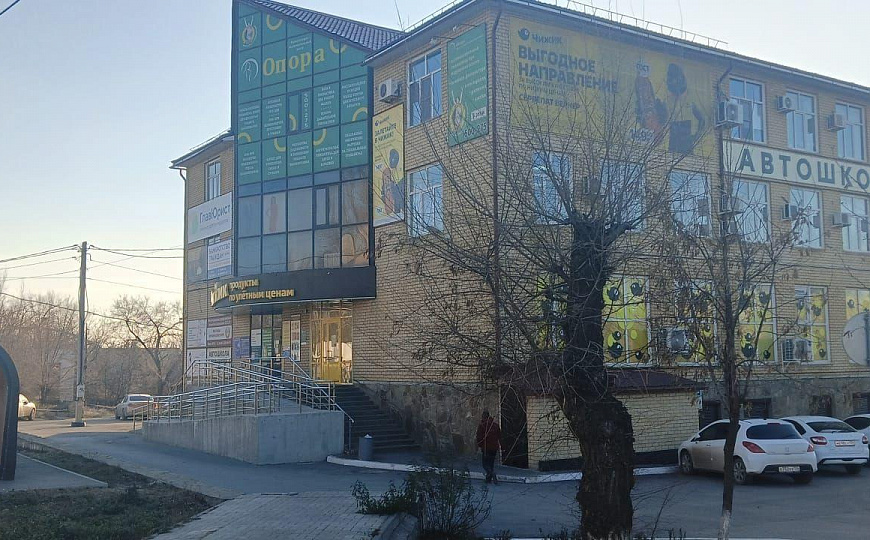 Помещение под магазин, мед. центр, кафе, ресторан 427 м² фото
