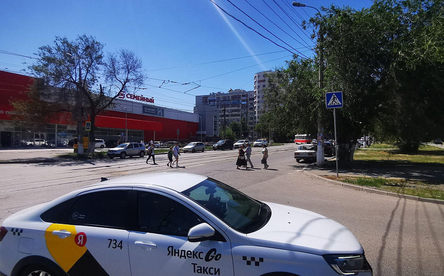 Сдам торговую площадь в ТЦ Монолит, от 2000 м² фото