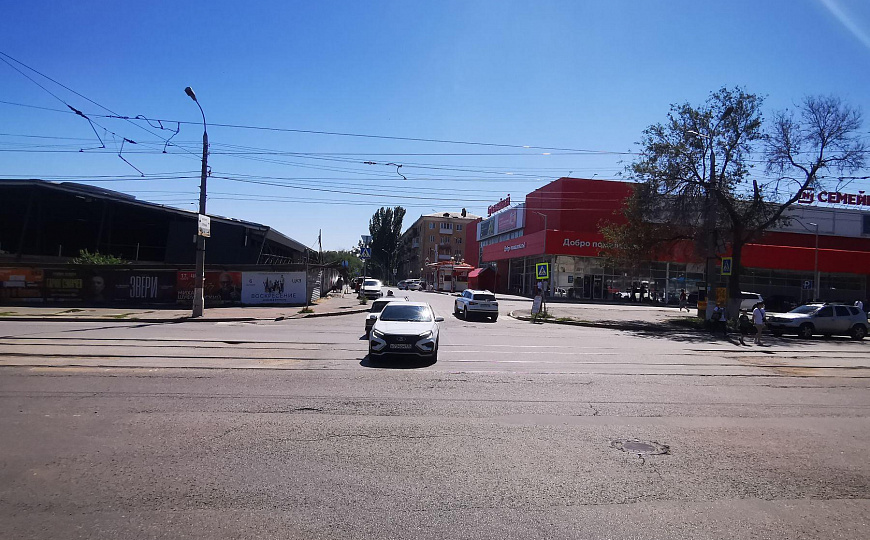 Сдам торговую площадь в ТЦ Монолит, от 2000 м² фото