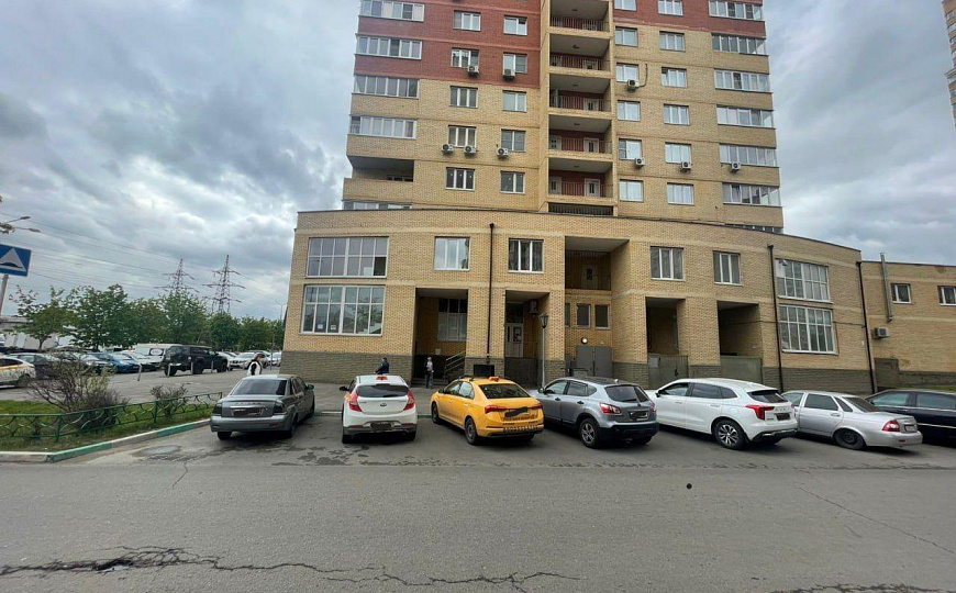 Сдам угловое помещение с тремя входами, 199 м² фото