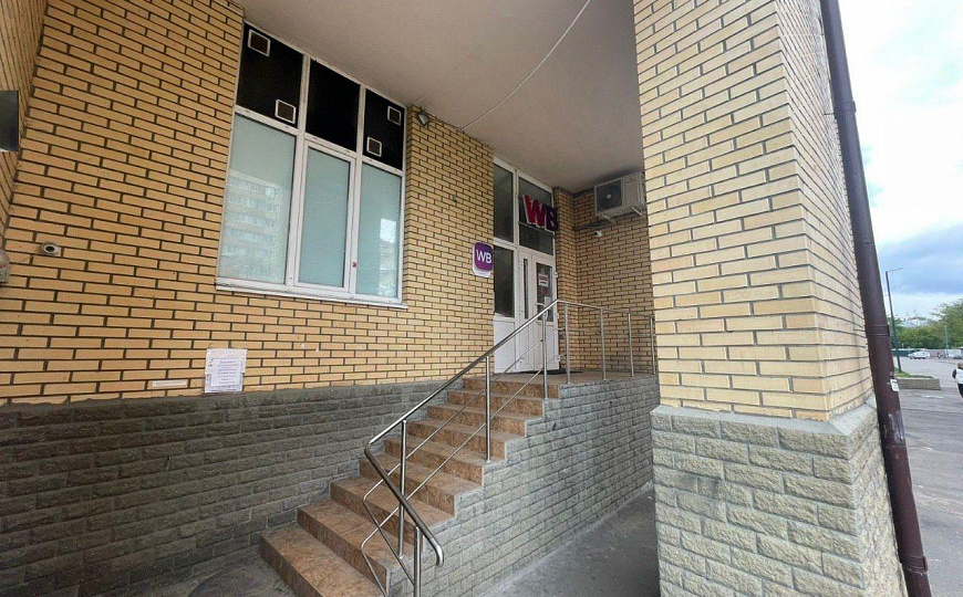 Сдам угловое помещение с тремя входами, 199 м² фото