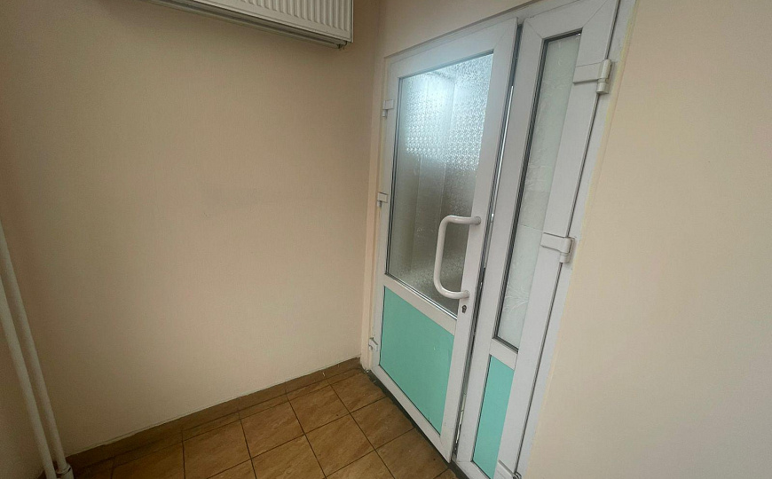 Сдам угловое помещение с тремя входами, 199 м² фото