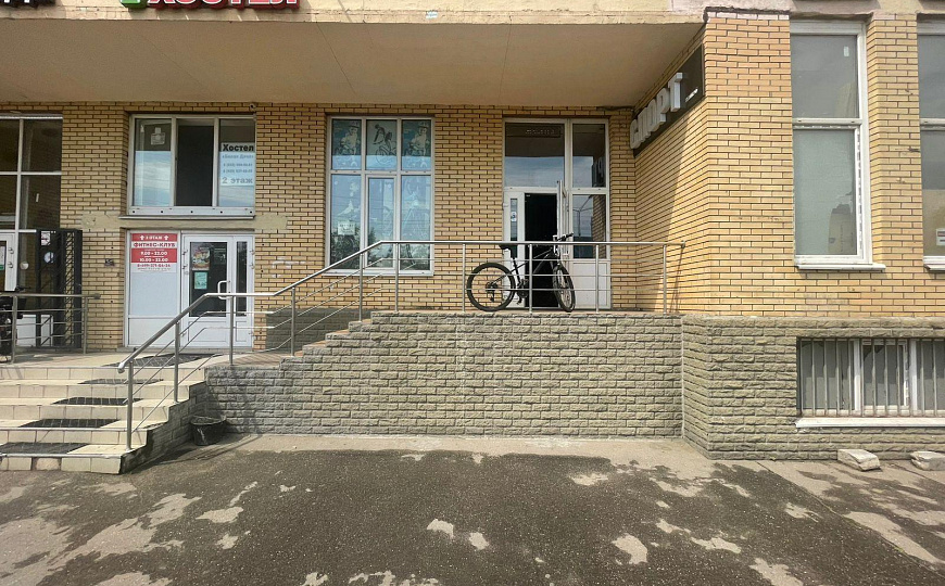 Сдам угловое помещение с тремя входами, 199 м² фото