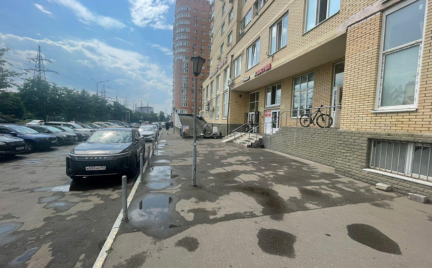 Сдам угловое помещение с тремя входами, 199 м² фото