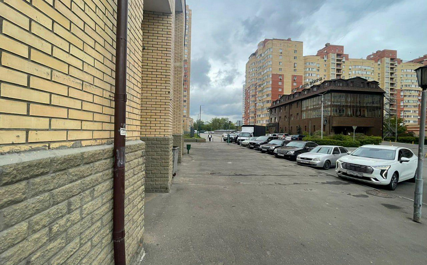 Сдам угловое помещение с тремя входами, 199 м² фото