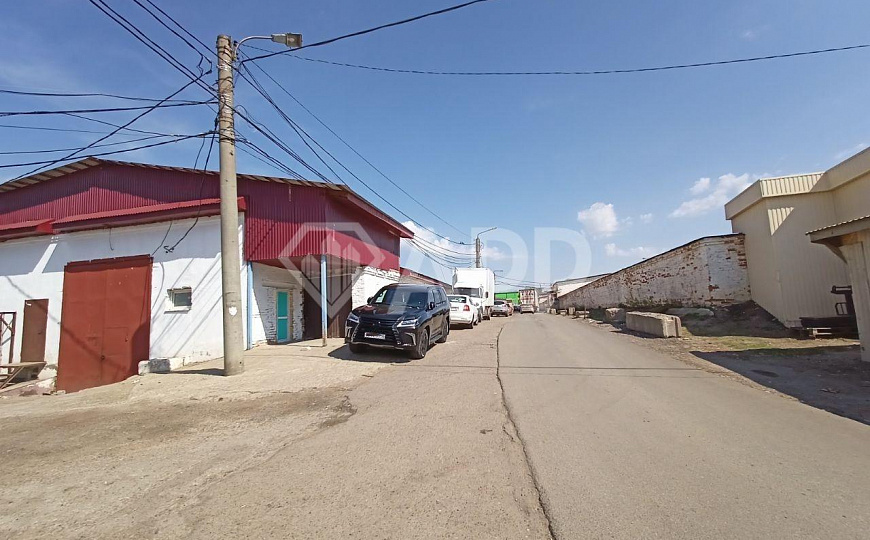 Склад и офисы в аренду (905 м²) фото