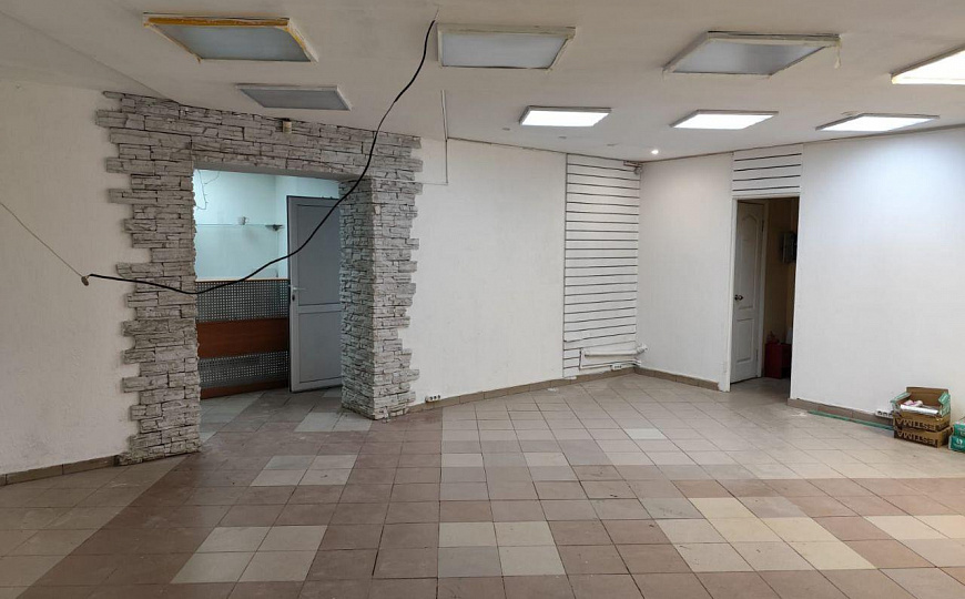 Помещение свободного назначения на 1 линии ул. Воровского 75м² фото