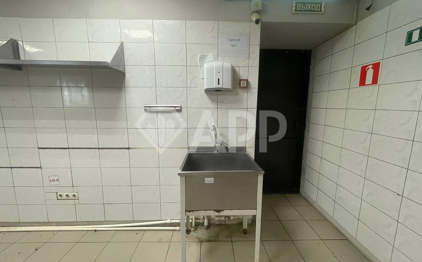 Сдам помещение свободного назначения, 247 м² фото