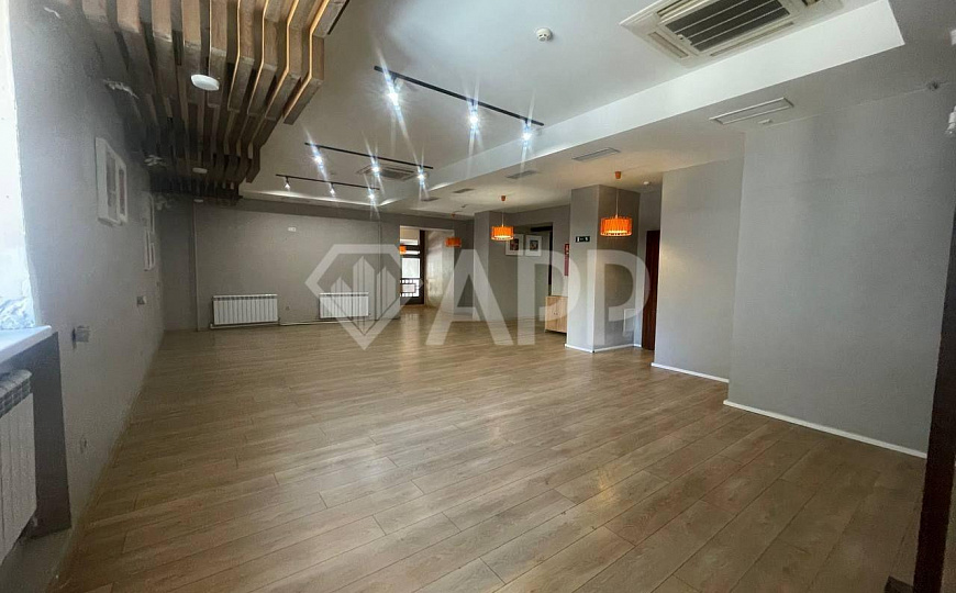 Сдам помещение свободного назначения, 247 м² фото