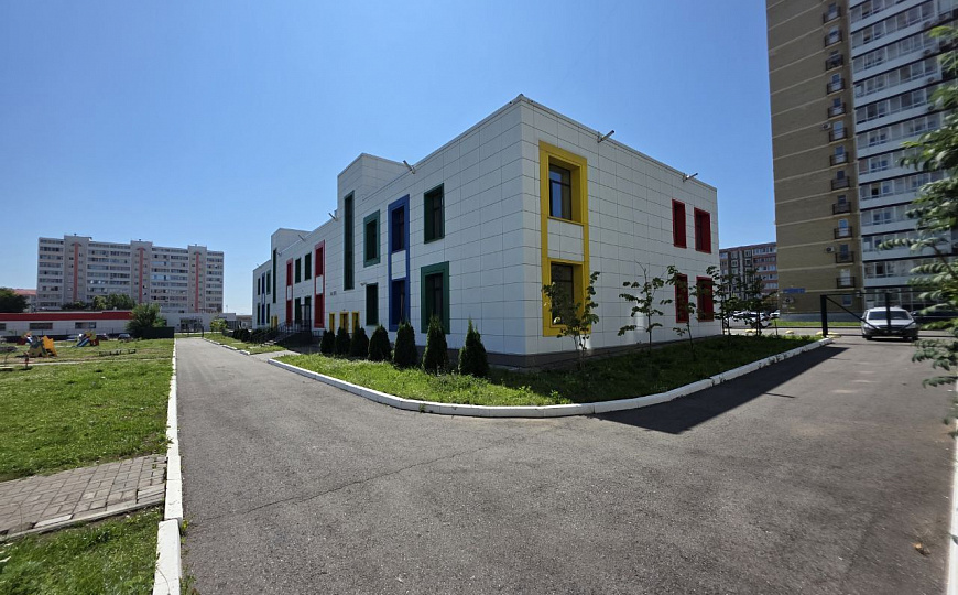 Сдам отдельно стоящее здание 1500 м² фото