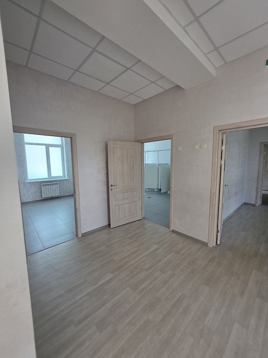 Сдам отдельно стоящее здание 1500 м² фото
