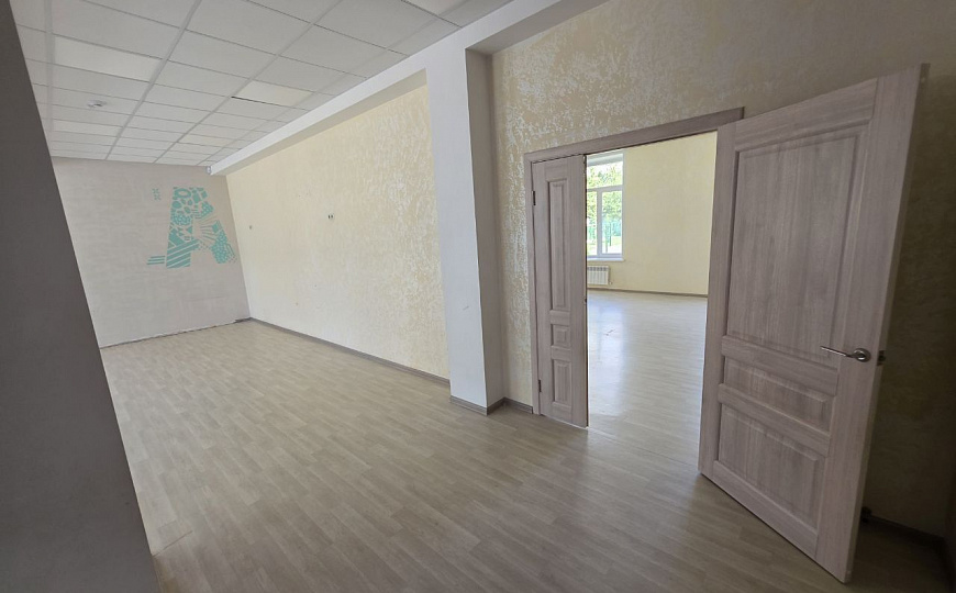 Сдам отдельно стоящее здание 1500 м² фото