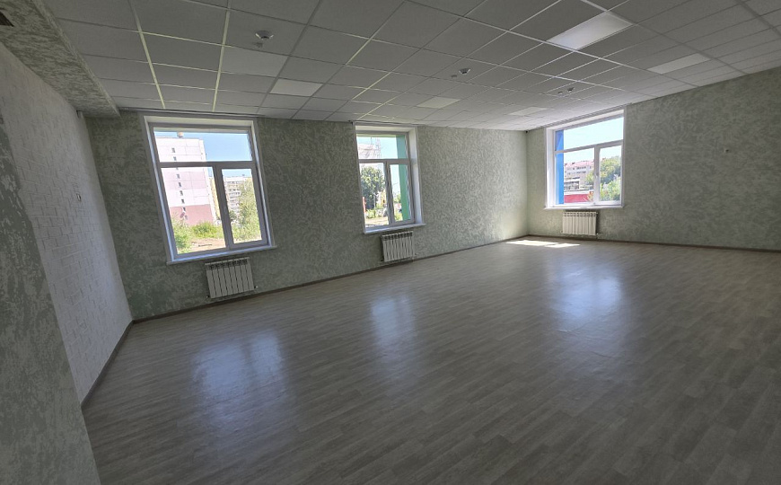 Сдам отдельно стоящее здание 1500 м² фото