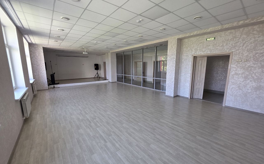 Сдам отдельно стоящее здание 1500 м² фото