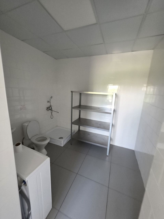 Сдам отдельно стоящее здание 1500 м² фото