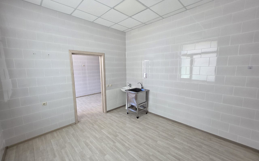 Сдам отдельно стоящее здание 1500 м² фото