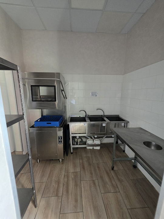 Сдам отдельно стоящее здание 1500 м² фото