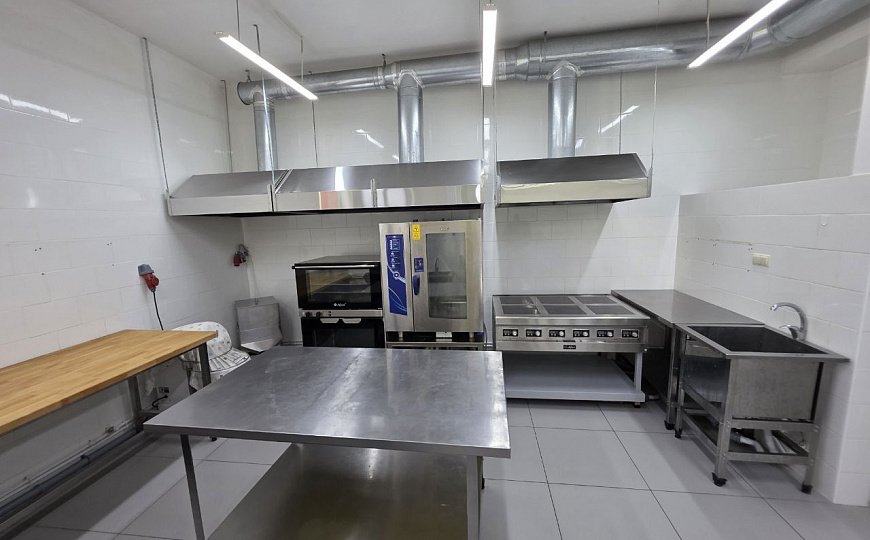 Сдам отдельно стоящее здание 1500 м² фото