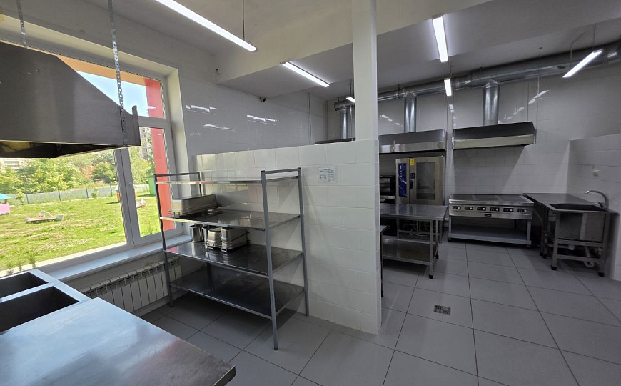 Сдам отдельно стоящее здание 1500 м² фото