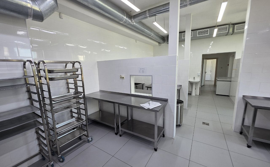 Сдам отдельно стоящее здание 1500 м² фото