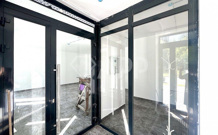 Аренда под офис, магазин, аптеку, стоматологию, 47.8м² фото