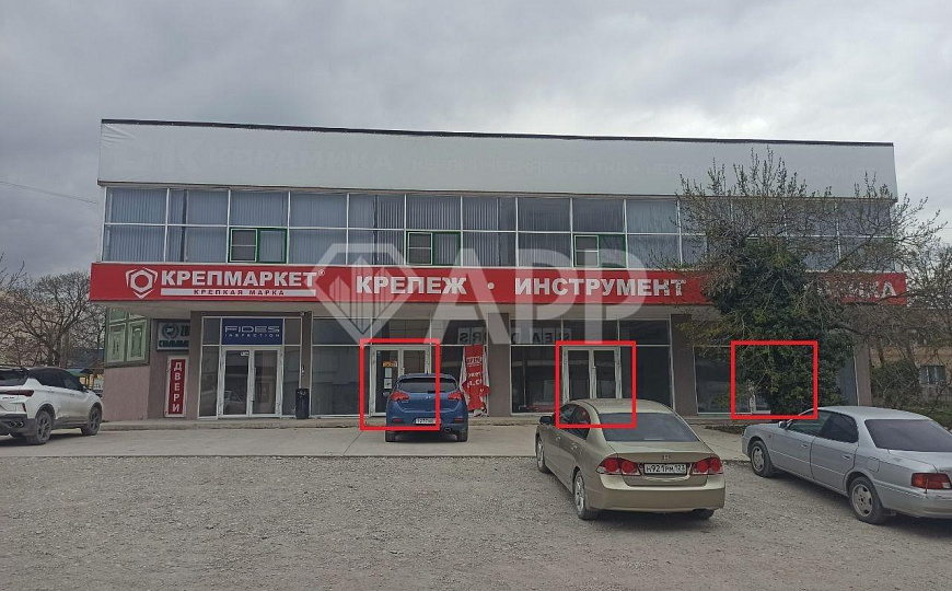 Сдаю торговое помещение от 70 до 223 м² фото
