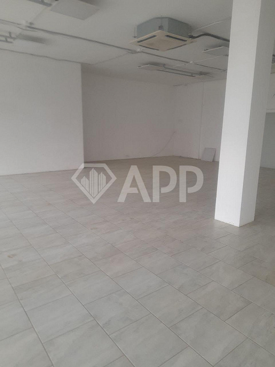 Сдаю торговое помещение от 70 до 223 м² фото