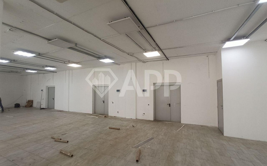 Сдаю торговое помещение от 70 до 223 м² фото