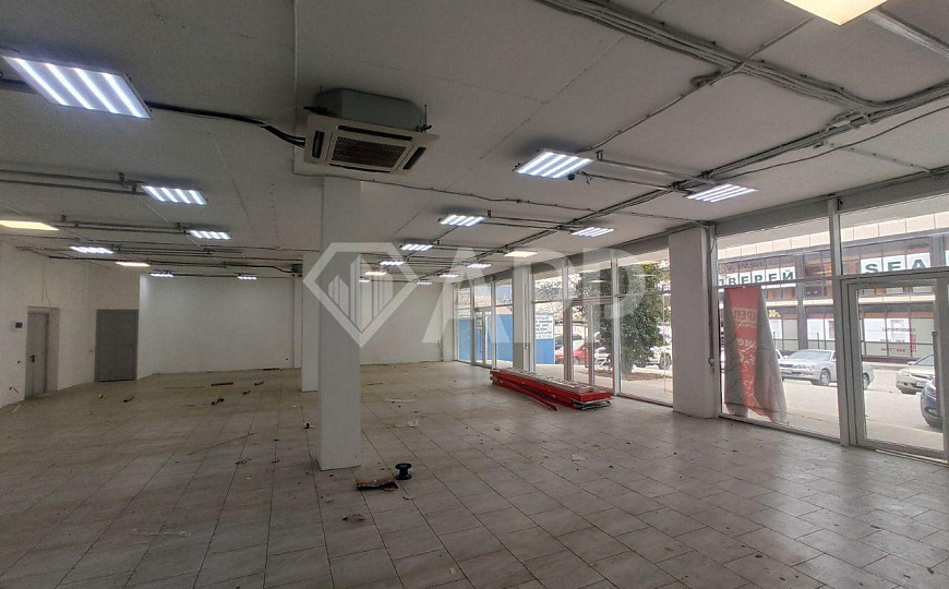 Сдаю торговое помещение от 70 до 223 м² фото