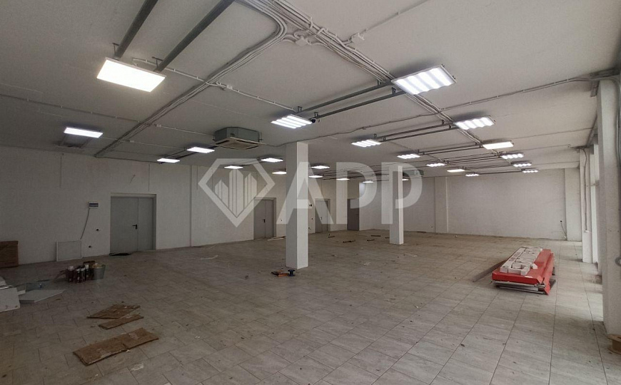 Сдаю торговое помещение от 70 до 223 м² фото