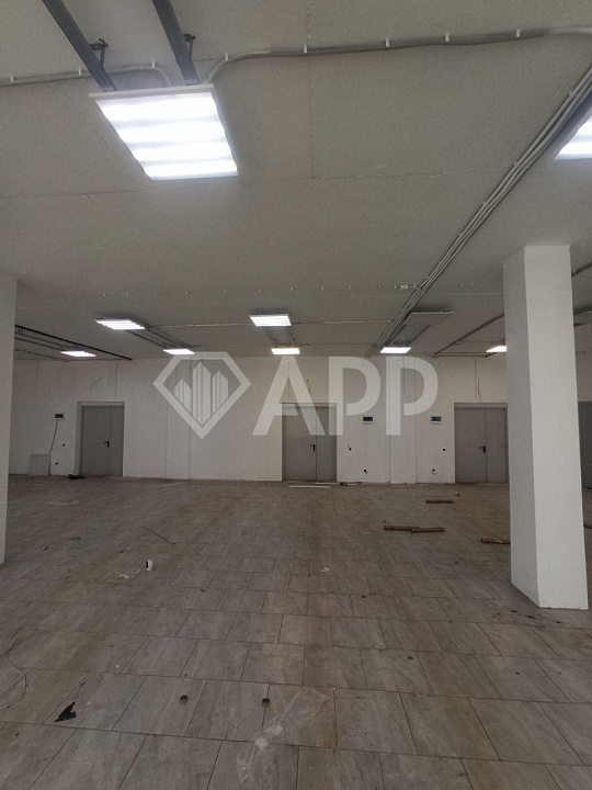 Сдаю торговое помещение от 70 до 223 м² фото