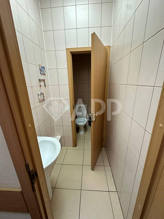Помещение свободного назначения 375м² в центре города фото
