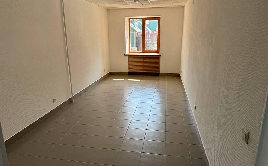 Продам помещение на красной линии фото