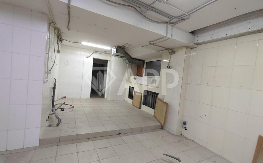 Сдаю торговое помещение, 500 м² фото