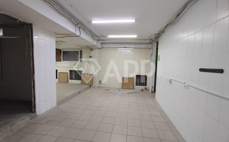 Сдаю торговое помещение, 500 м² фото