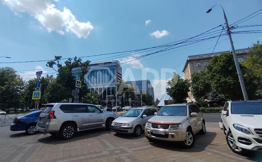 Сдаю торговое помещение, 200 м² фото