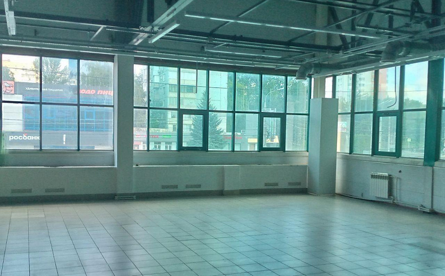 Торговое помещение в ТЦ  225,5 м² фото