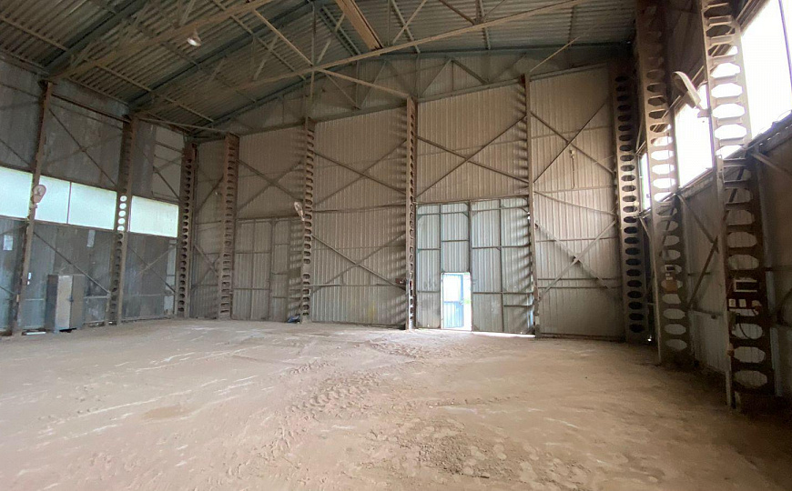 Продам имущественный комплекс 1000 м² на ЗУ 1 Га, фото