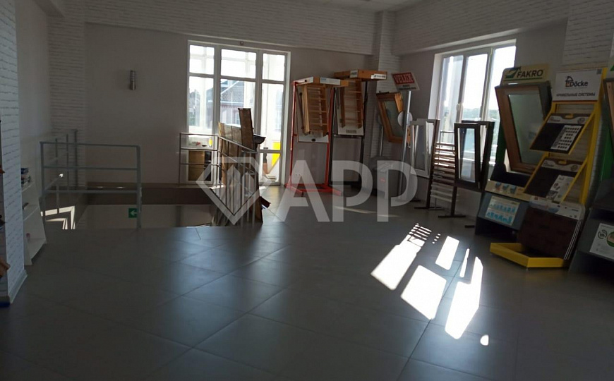 Продам помещение свободного назначения, 650 м², зем.участок 7.2 сотки. фото