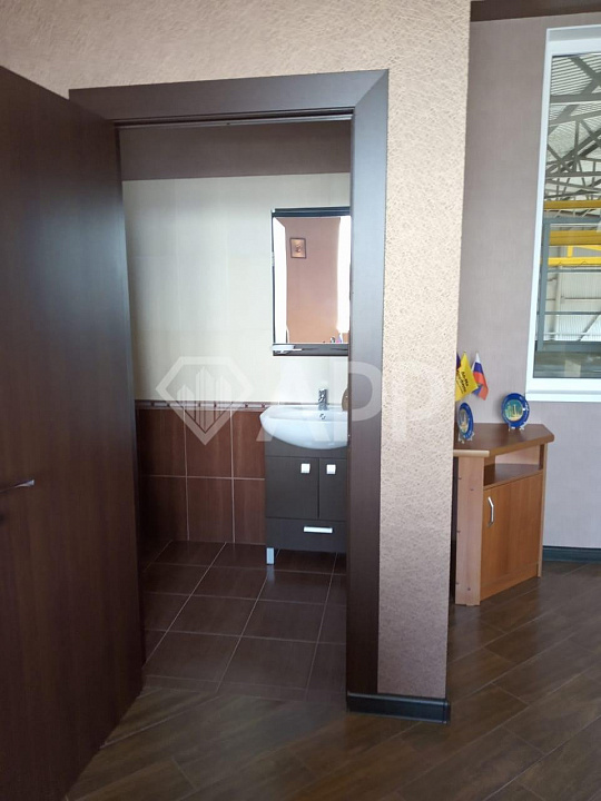 Продам помещение свободного назначения, 650 м², зем.участок 7.2 сотки. фото
