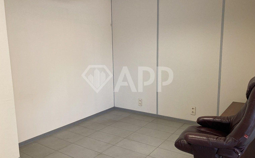 Сдаю бизнес-центр/офисный центр, 230 м² фото